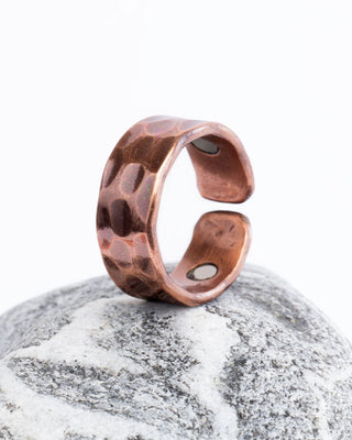 Koperen heren ring - antique gehamerd
