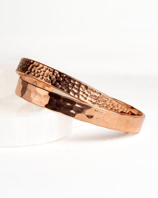 Koperen Magneet Armbanden set - Gehamerd