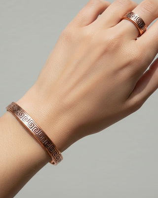 Koperen set met Meanderpatroon – armband & ring