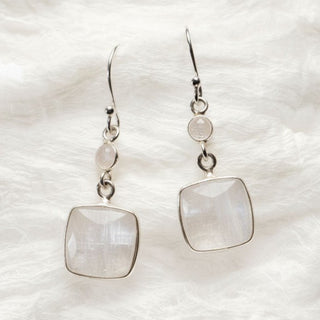 Zilveren Oorbellen met Seleniet & Maansteen | vierkant